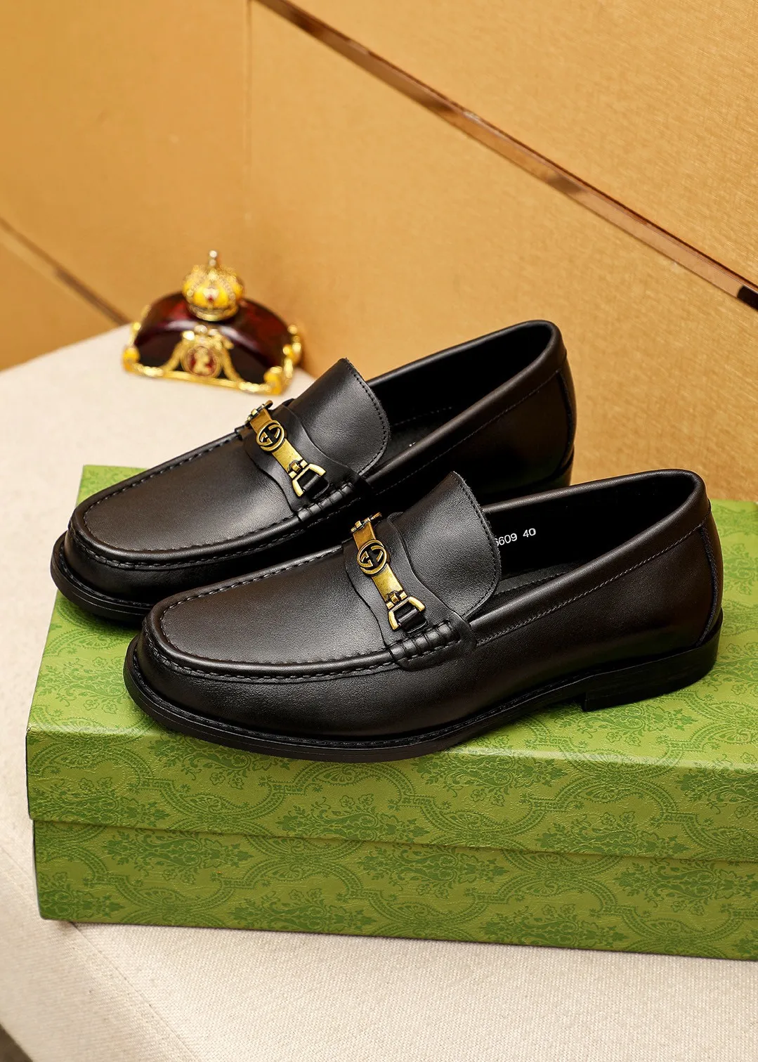 Men's shoes 💰460 💐 Product trademark: GUCCI "Gucci" casual leather shoes Regular size: 38-44 (45🉑️customized) Product materials: Selected imported first-layer calfskin upper + luxury hardware buckle, imported water-dyed cowhide leather lining. Strong three-dimensional visual effect, original combination outsole Color: 3⃣️colors available